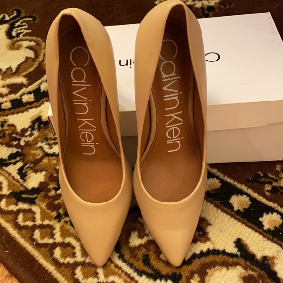 Guess leather heel. - Picture 6 of 6